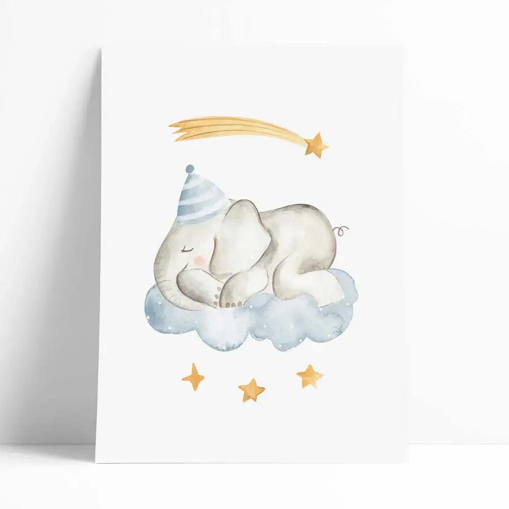 Lámina decorativa infantil en aquarelas de un elefante durmiendo en una nube azul.