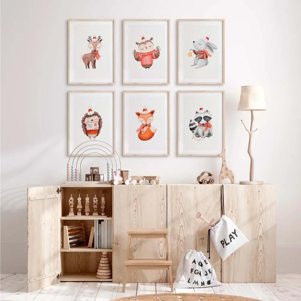 Juego de 6 láminas con ilustraciones de animales infantiles navideñas.
